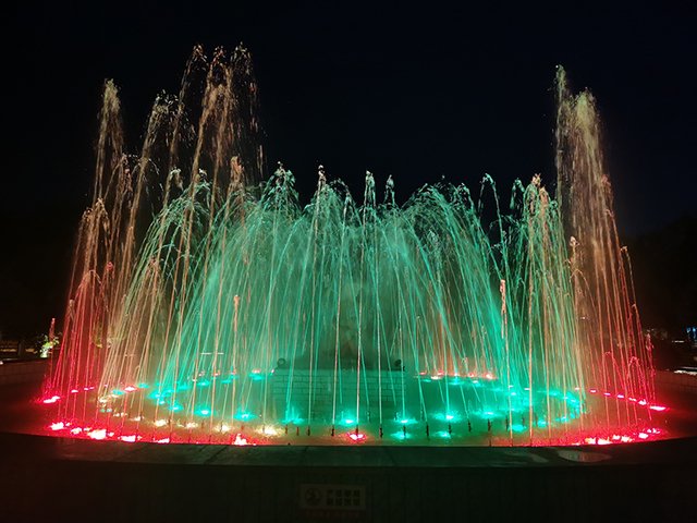 Right ON African Customer Fountain