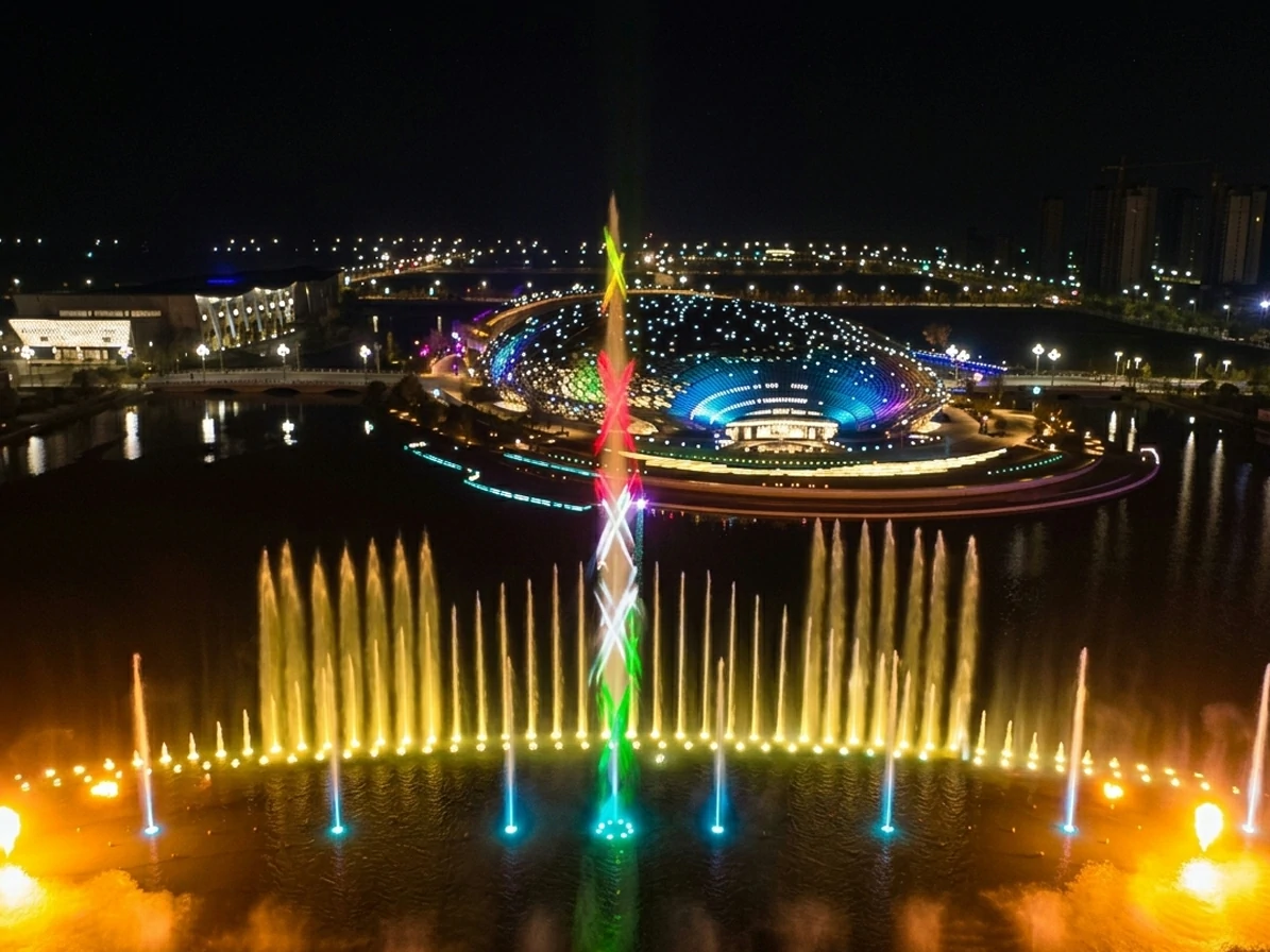 Right ON Fountain images 101