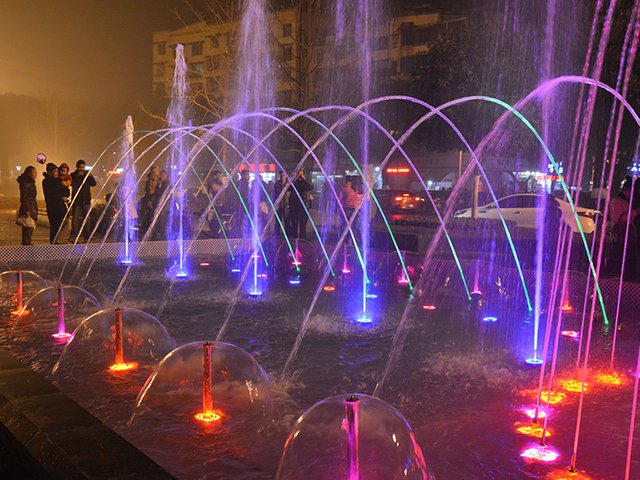 Right ON Sichuan Wavy Fountain