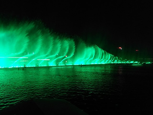 Right ON Singapore Customer Fountain